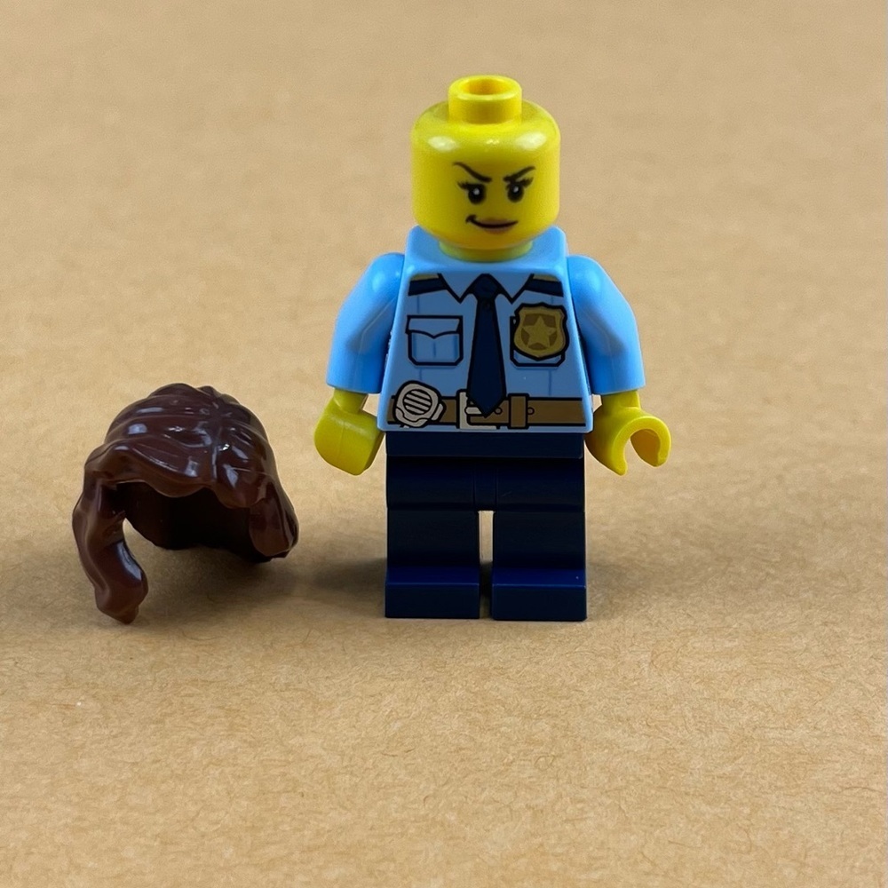 LEGO Minifigure City Police cty0485 Female 2" - Picture 7 of 7